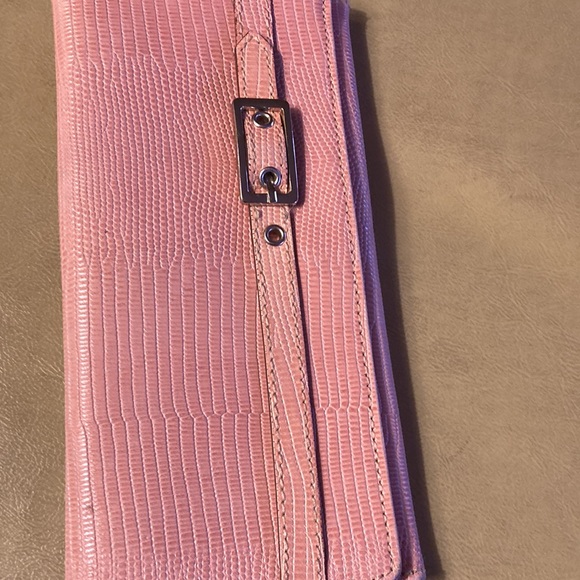 COPY - Maxi Logo Pink wallet snap closure 8X4 several compartment zip outside/… - Picture 3 of 10